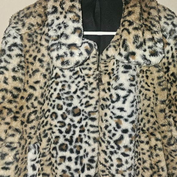 Chic Leopard Print Faux Fur Coat - Picture 7 of 12